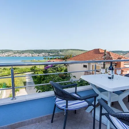 Apartment Oliana *