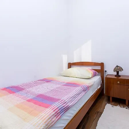 Oliana Apartment *